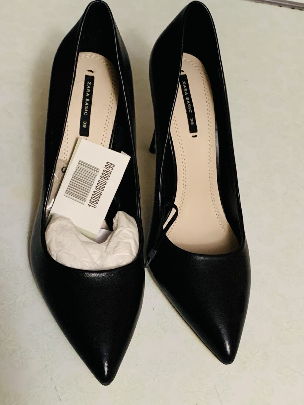 Zara Basic Collection Women's Size 39 (8) Leather Stiletto Pumps Pointed Toe